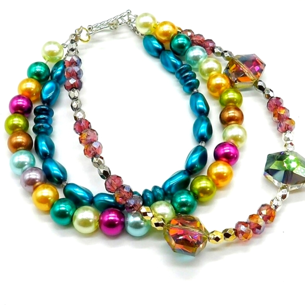 🆕️ Vibrant Triple Strand Beaded Bracelet